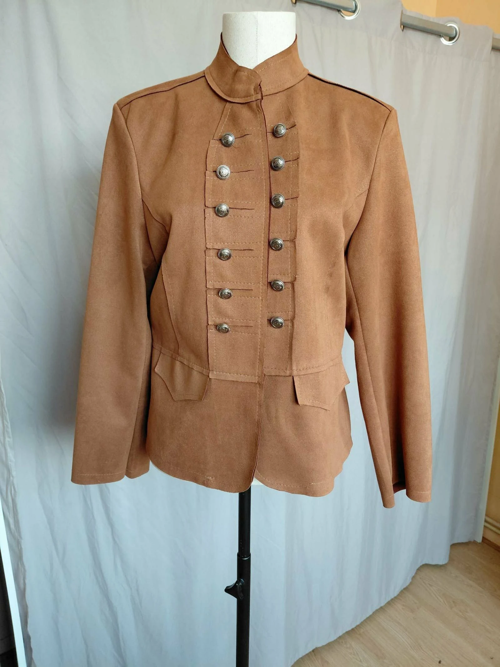 Tres jolie veste femme T U